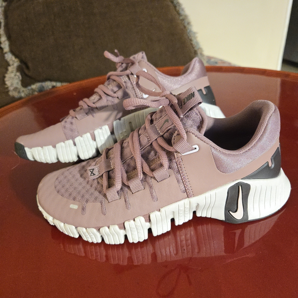Nike Free Metcon 5 Women's Mauve Velvet Brown Size 6 NWOT - Picture 1 of 9